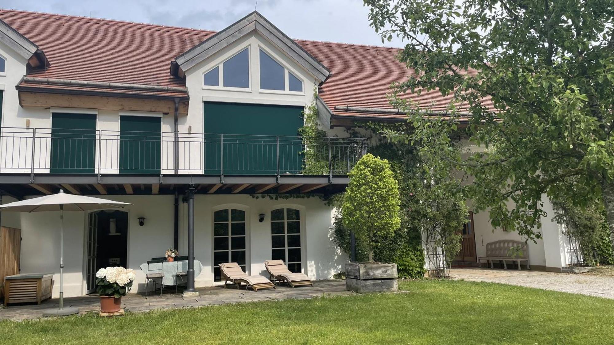 Ferienwohnung Gutshof In Seenaehe Дісен-ам-Аммерзе Екстер'єр фото
